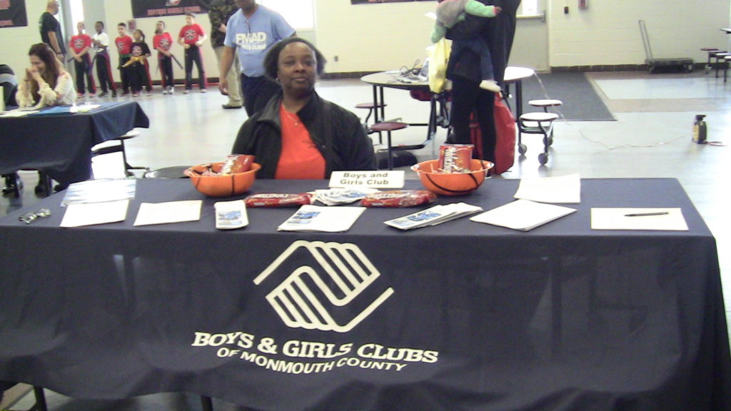 Boys & Girls Club at Fathers Making A Difference (FMAD) Hold Daddy-Daughter Basketball Clinic at Neptune Middle School